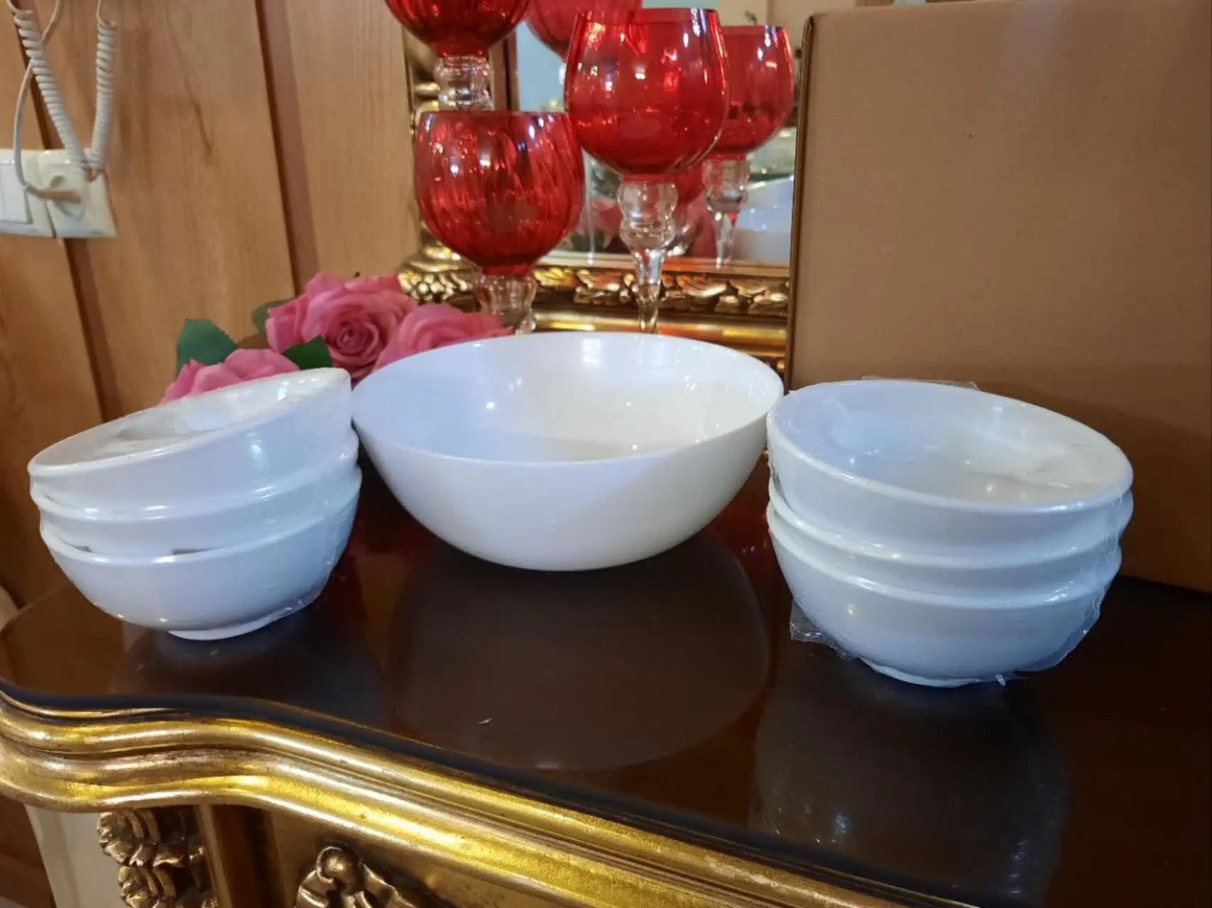 شامل شش عدد کاسه کوچک و یک...