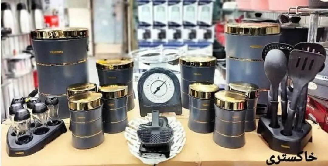 ❤️سرویس آشپزخانه مگنتا *درب طلای*
