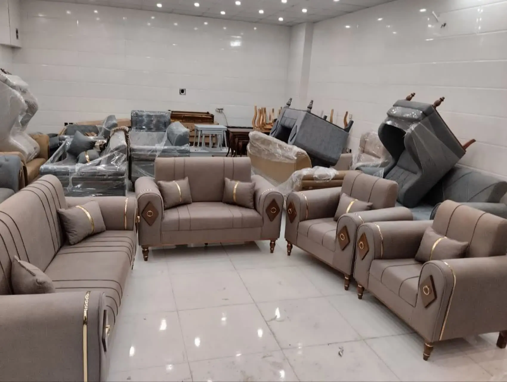 انبار گردانی داریم 
