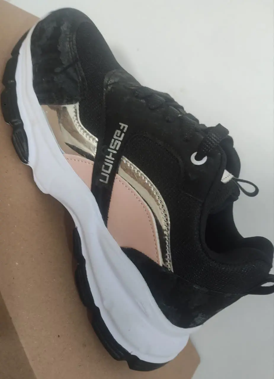 کفش اسپرت شیک
