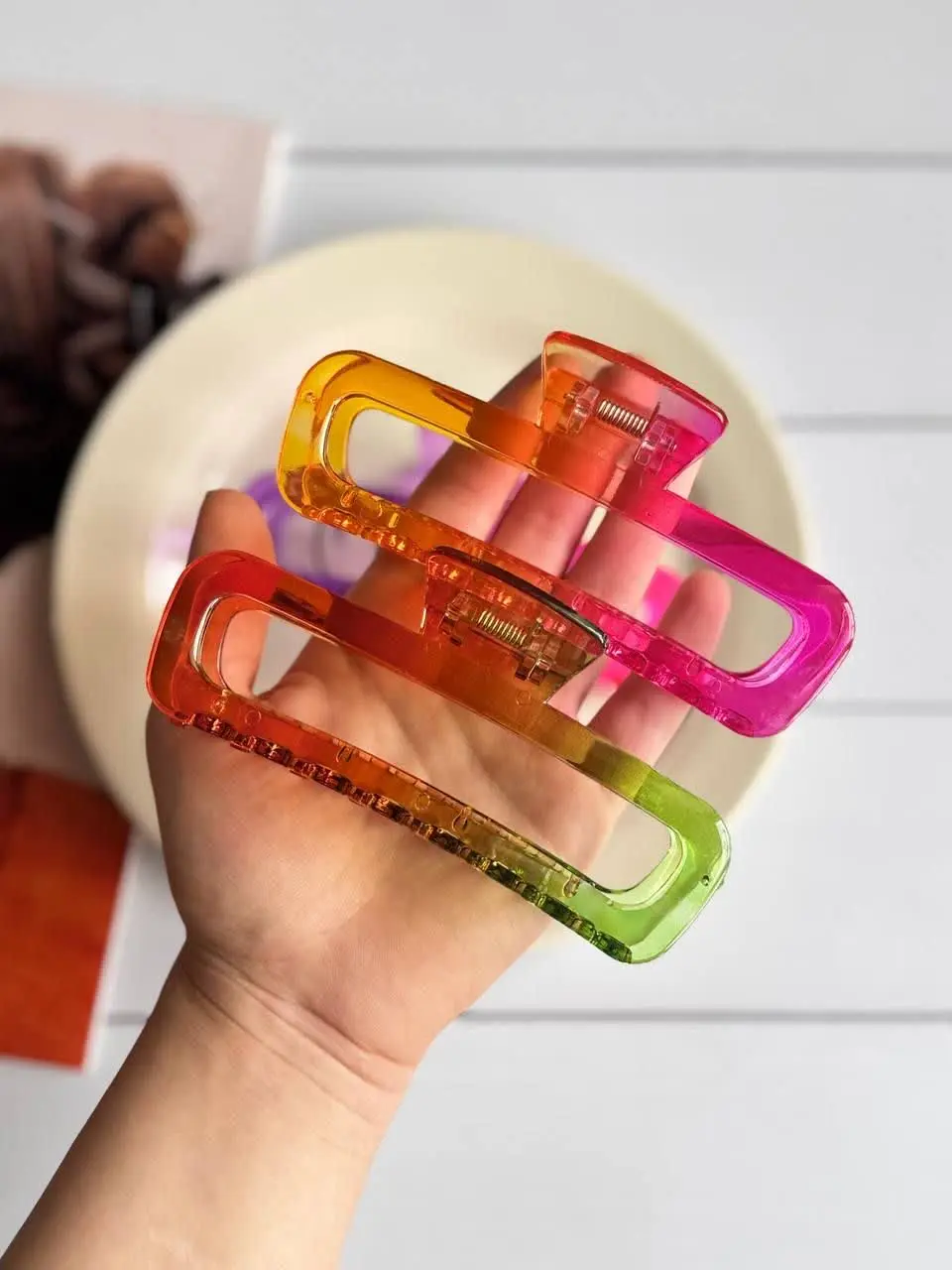 کلیپس رنگین کمون