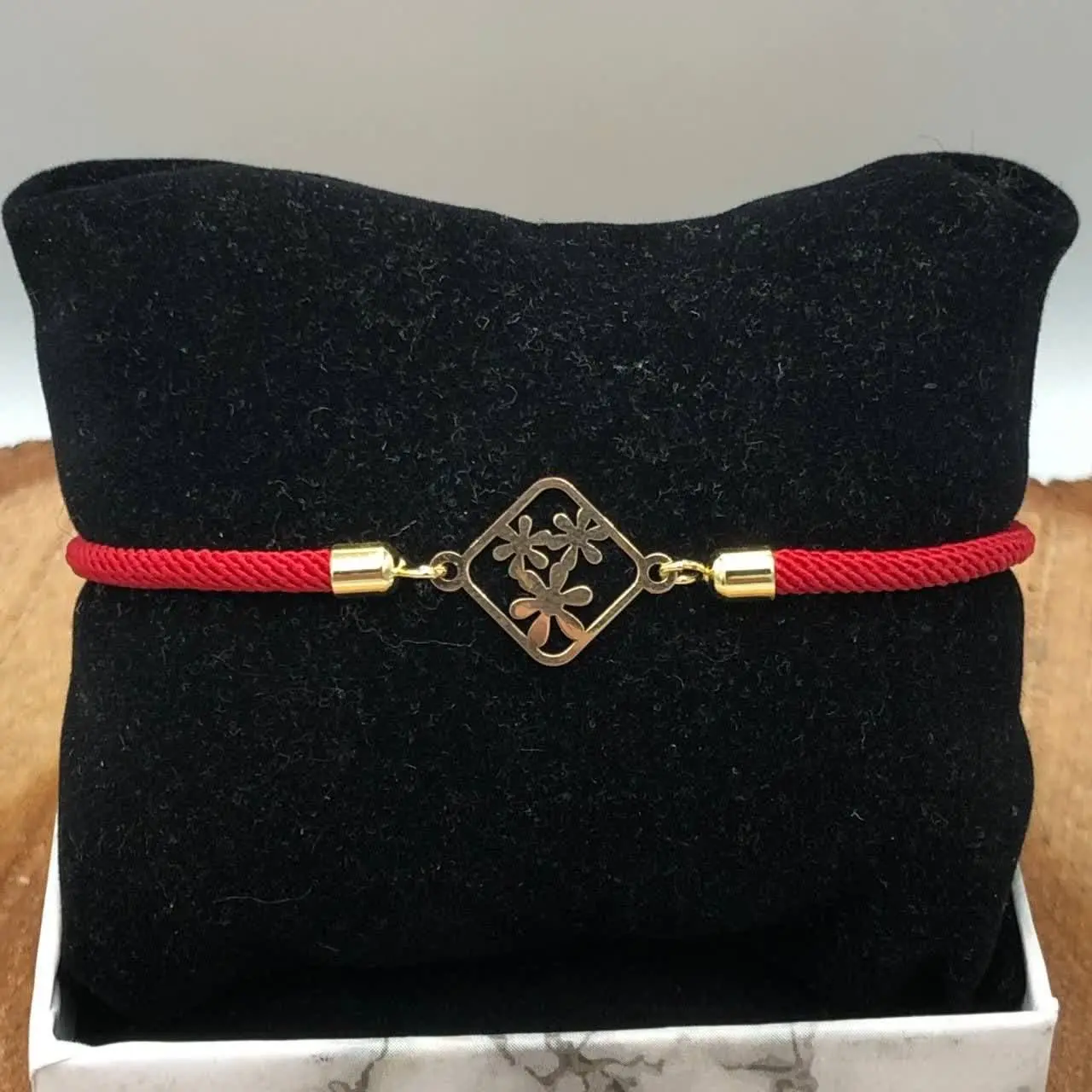 دستبند کنفی مدل مینیمال گل 💐❤️
