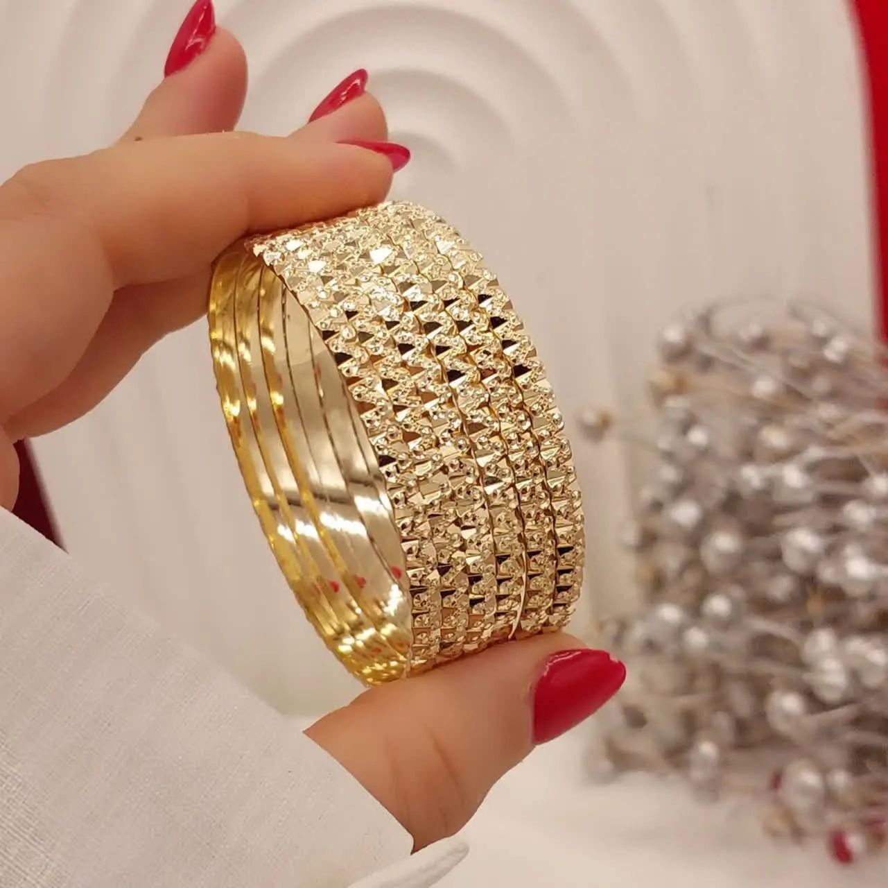 النگو طلا روس
