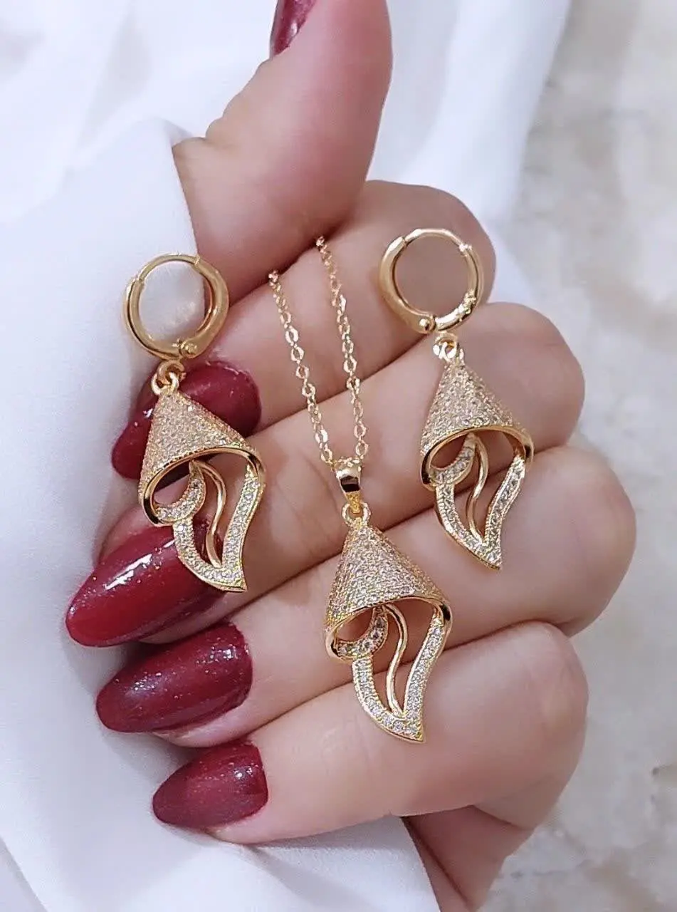 # نیم ست جواهری نگیندار 
