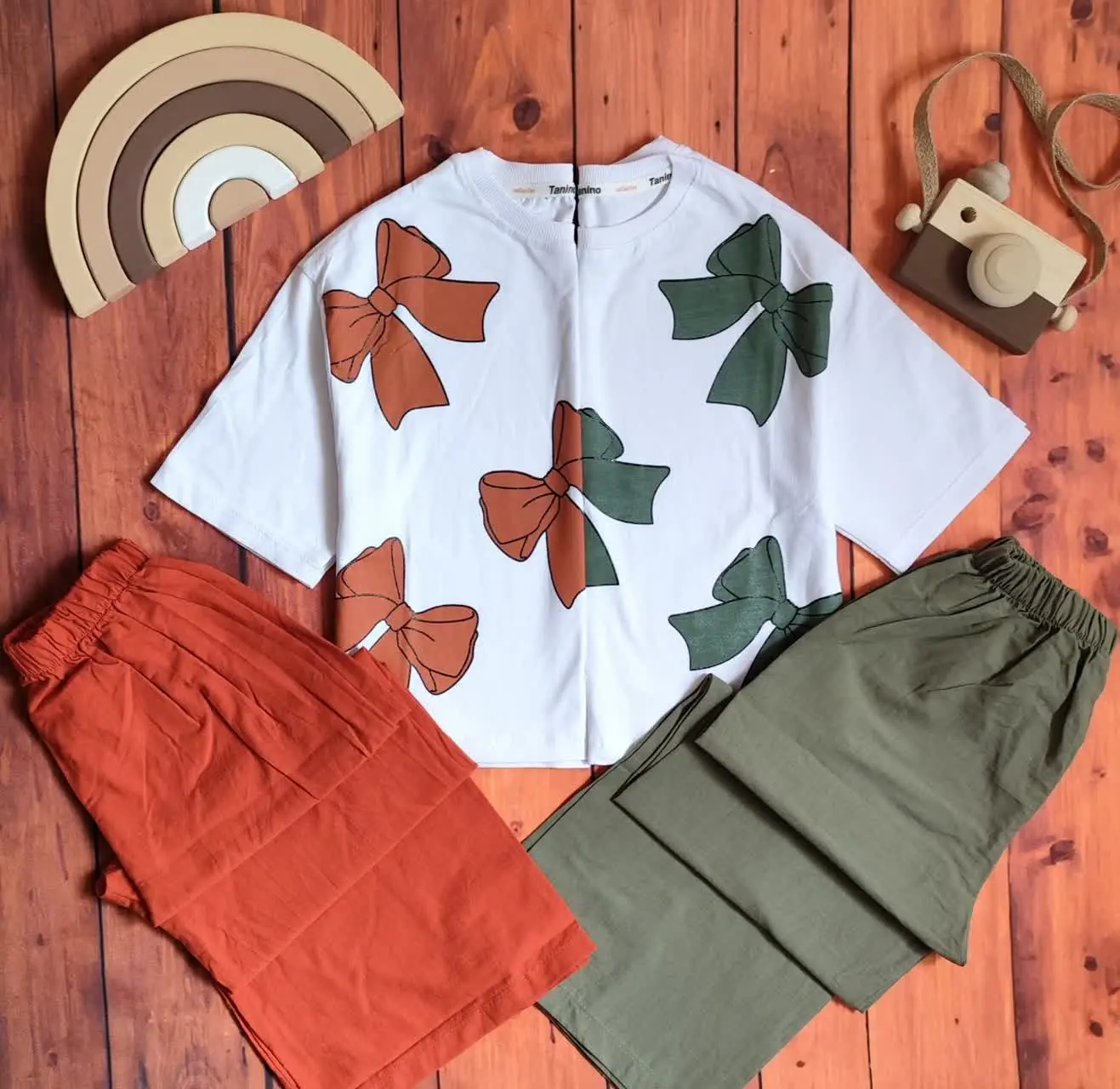 😍ست کراپ وشلوار دخترونه پاپیون، جنس کراپ پنبه، جنس شلوار لنین بگ🥰
