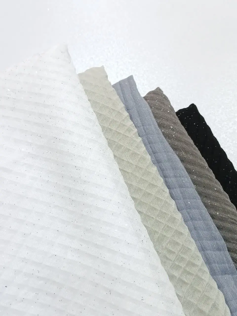 روسری نخی پلیسه مربع اکلیل دار