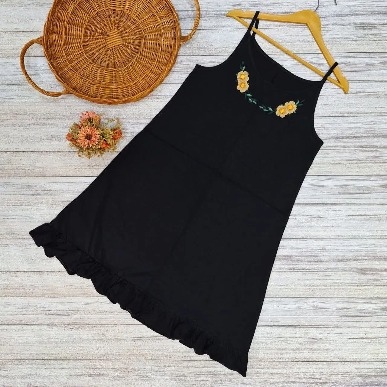 🖋نام: ساحلی گلدوزی تک‌چین 
