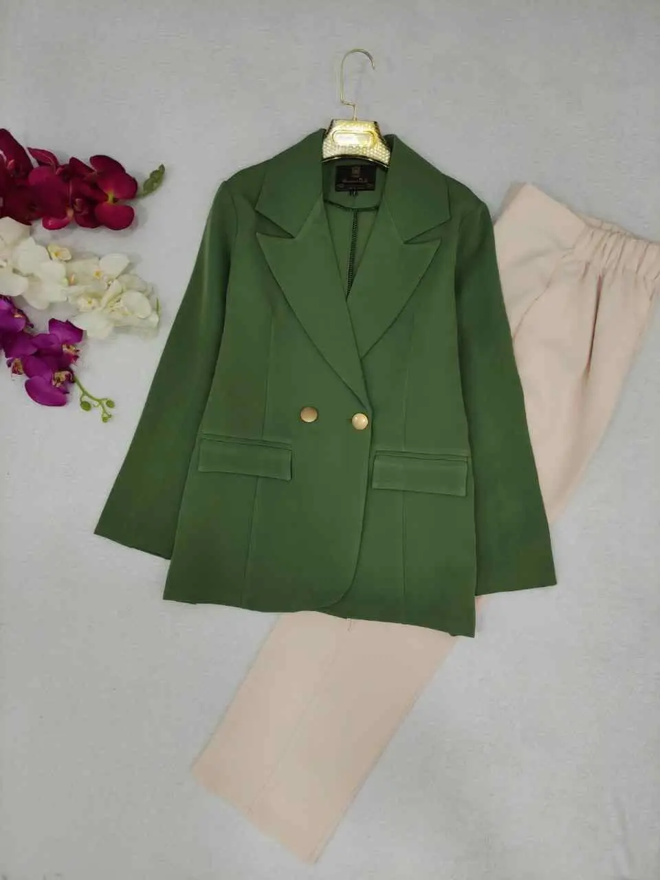 🍃نام: کت و شلوار المیرا 
