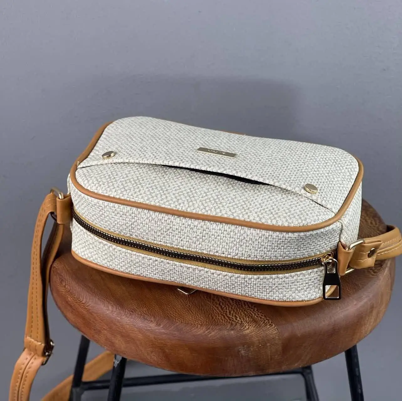 پاسپورتی کنف
