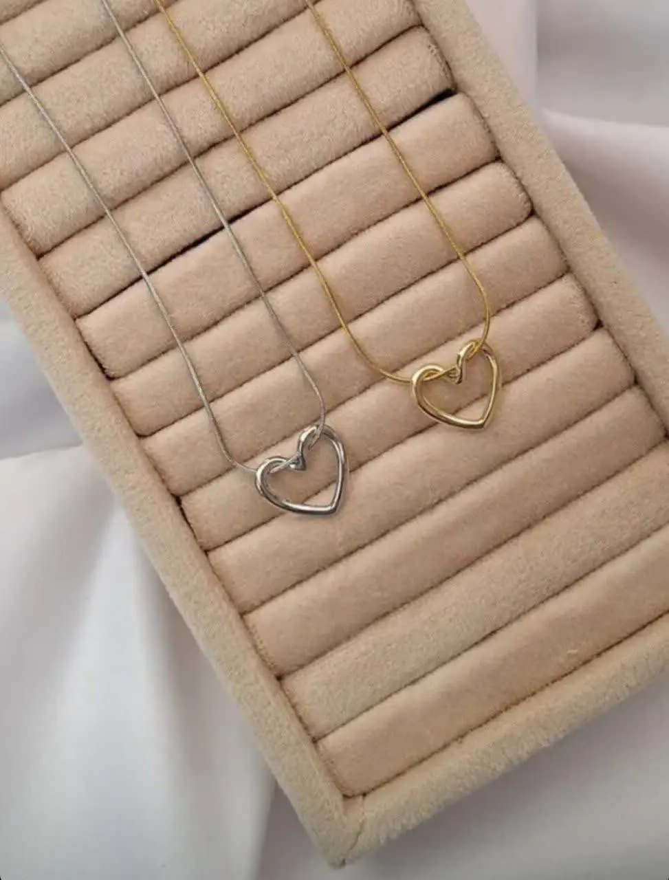 گردنبند قلب توخالی 
