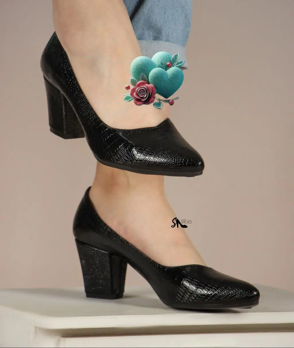 پاشنه دار پوست ماری