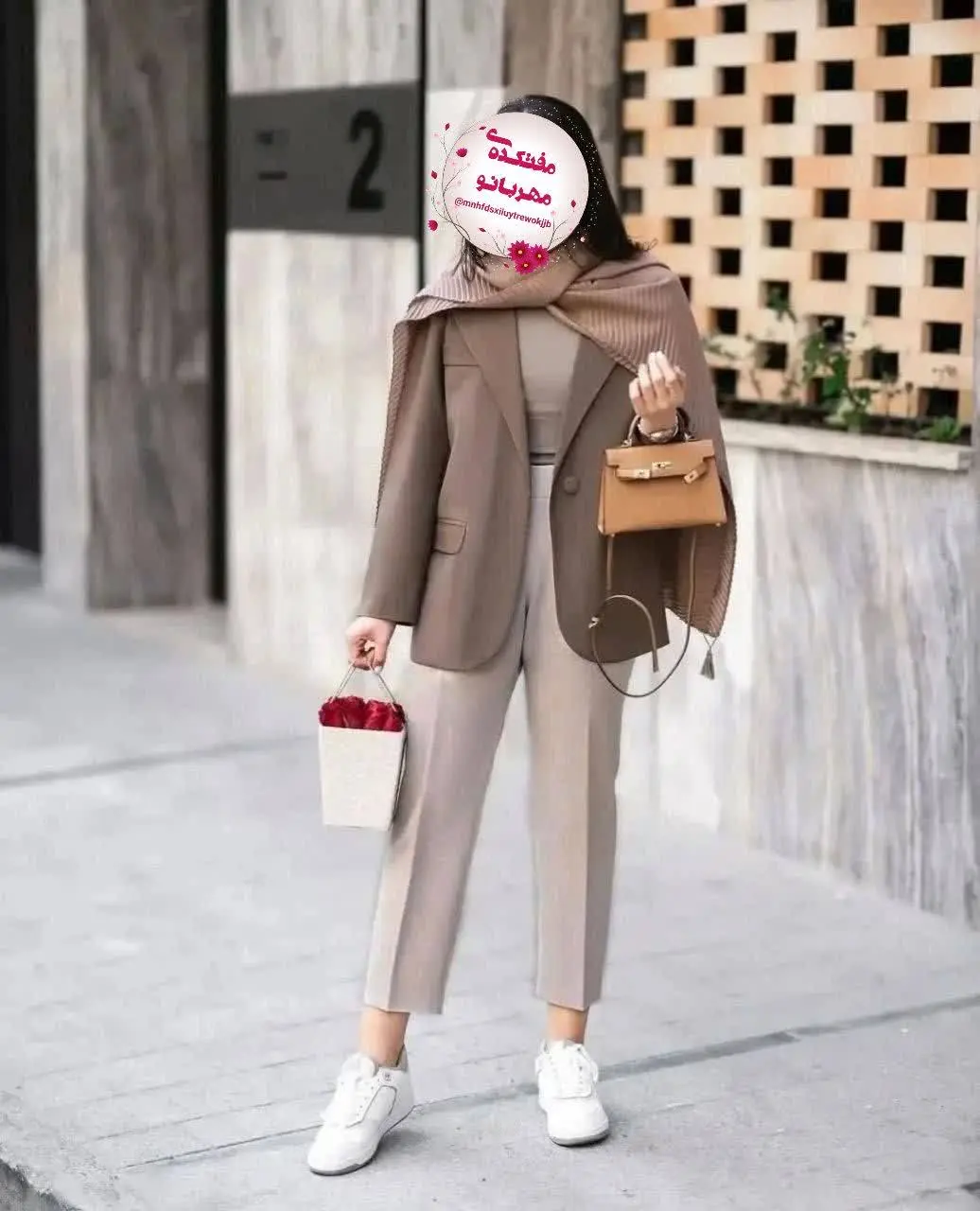 کت شلوار دکمه پلاس
