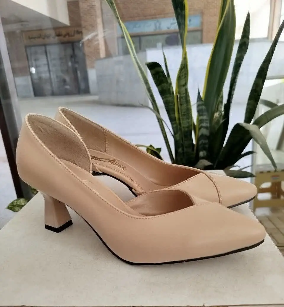 رنگبندی: مشکی، سفید، کرم