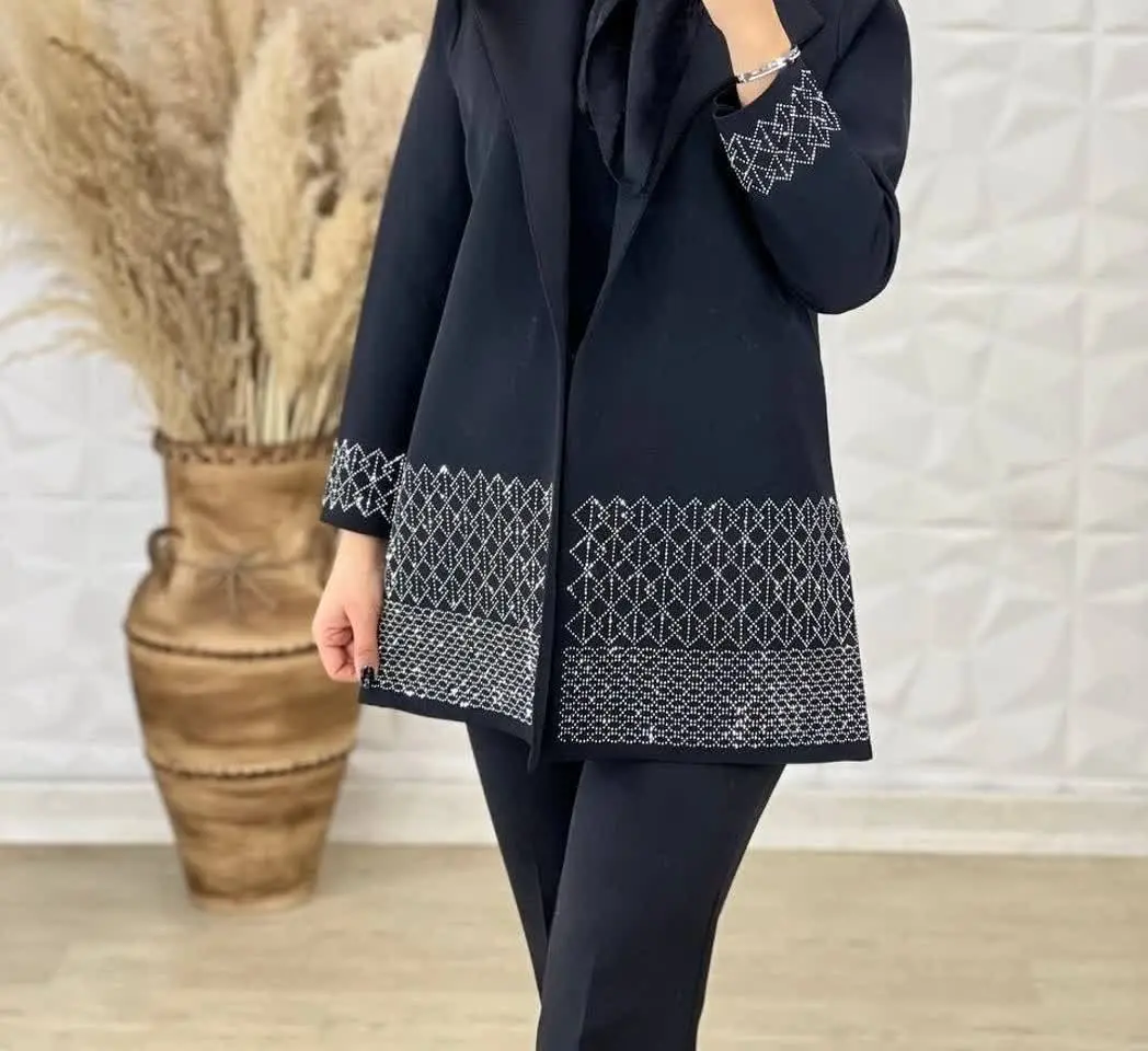 👚نام: کت لوزی نگین کاری ❤️❤️
