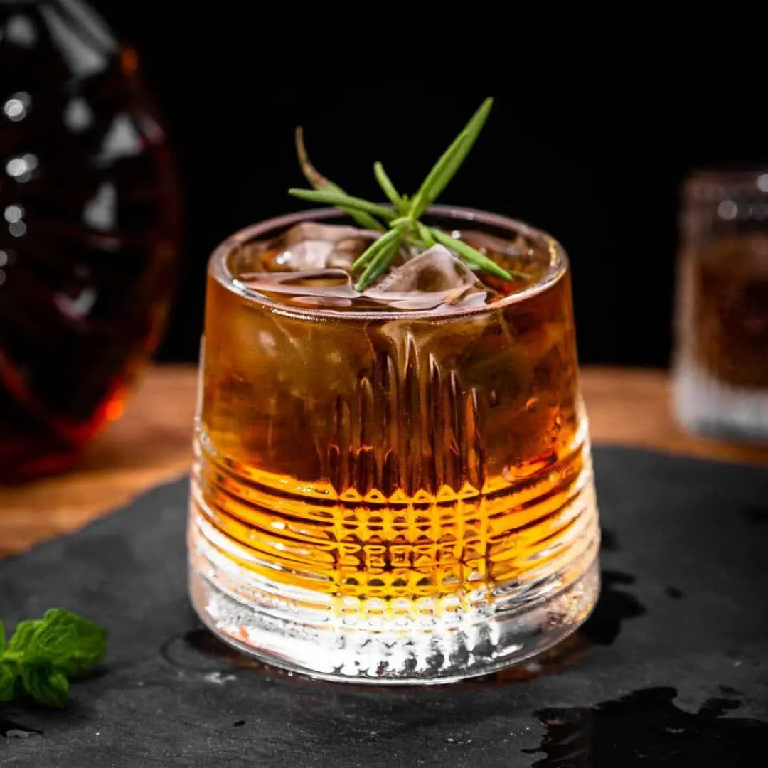 نیم لیوان چرخشی