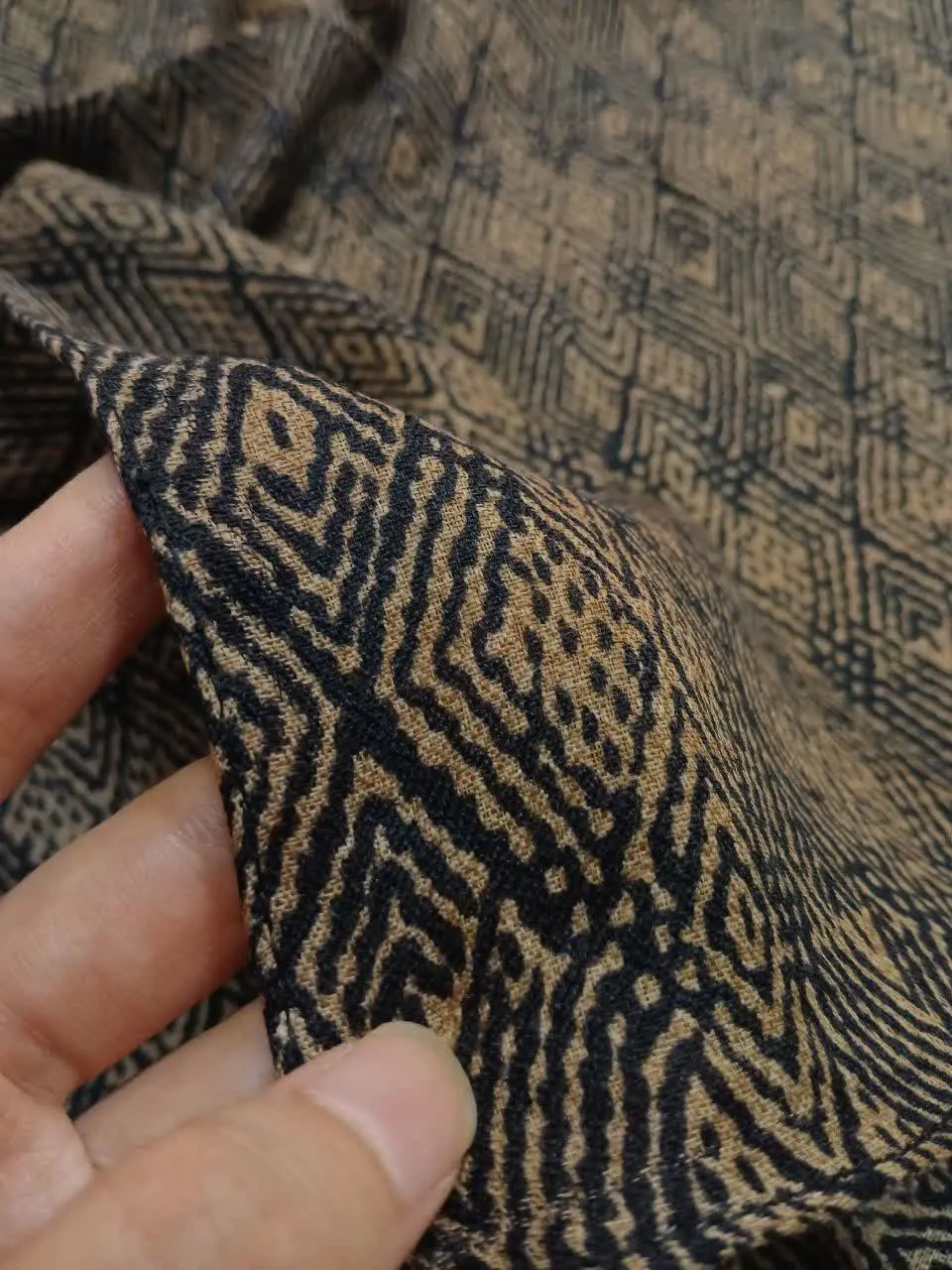 شال نخی برشکا مشکی طلایی🌱🌸