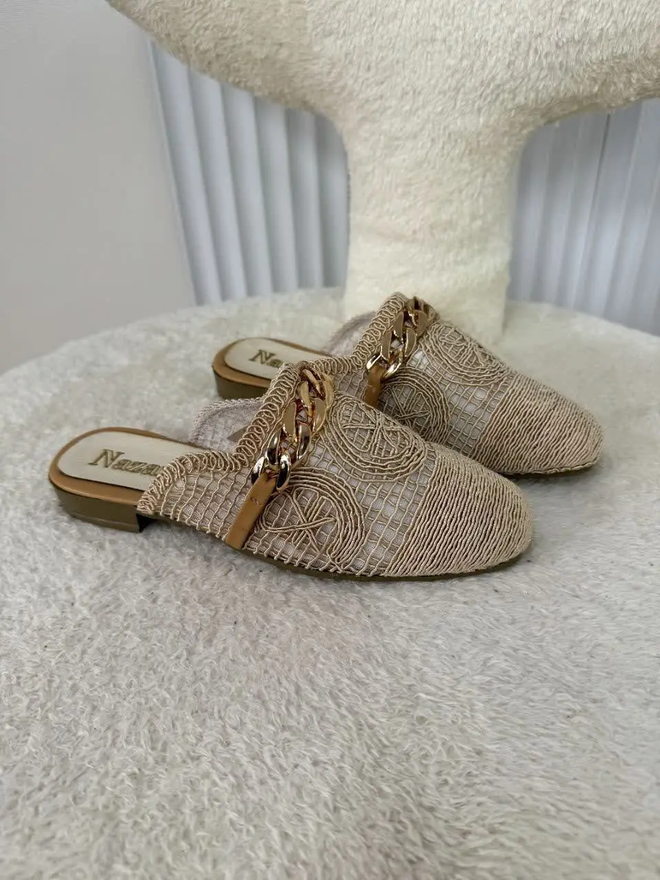 صندل گیپور جدید در سه رنگ مشکی، سفید و کرم، سبک و راحت، با کیفیت سایز۳۷تا۴۰ 
