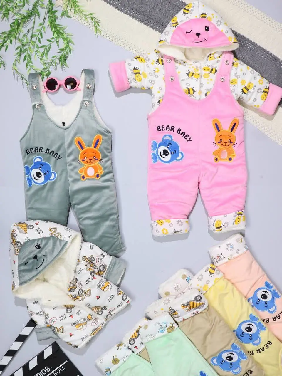 👫کاپشن و شلوار ساسبندی مخمل...