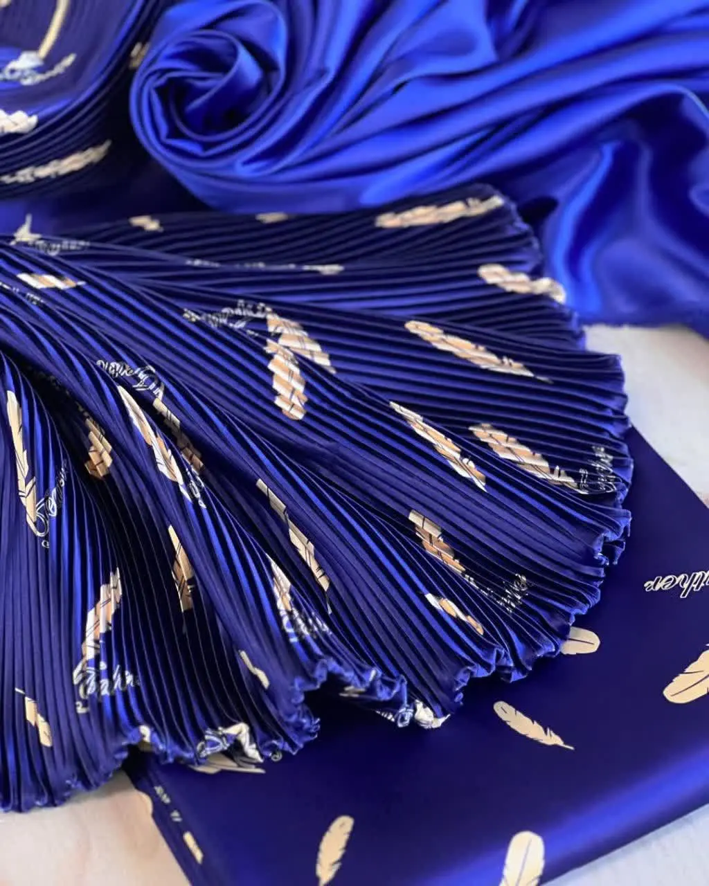 یه پارچه‌ی دلبر میخوای که تو مهمونیا بدرخشی؟ 
