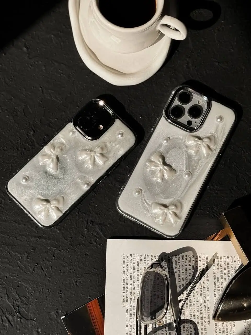 📱مدل قاب: قاب رزین پاپیونی فوق العاده زیبا برجسته دور لنز و دکمه‌ها متال مخصوص انواع #سامسونگ #شیائومی و #آیفون 
