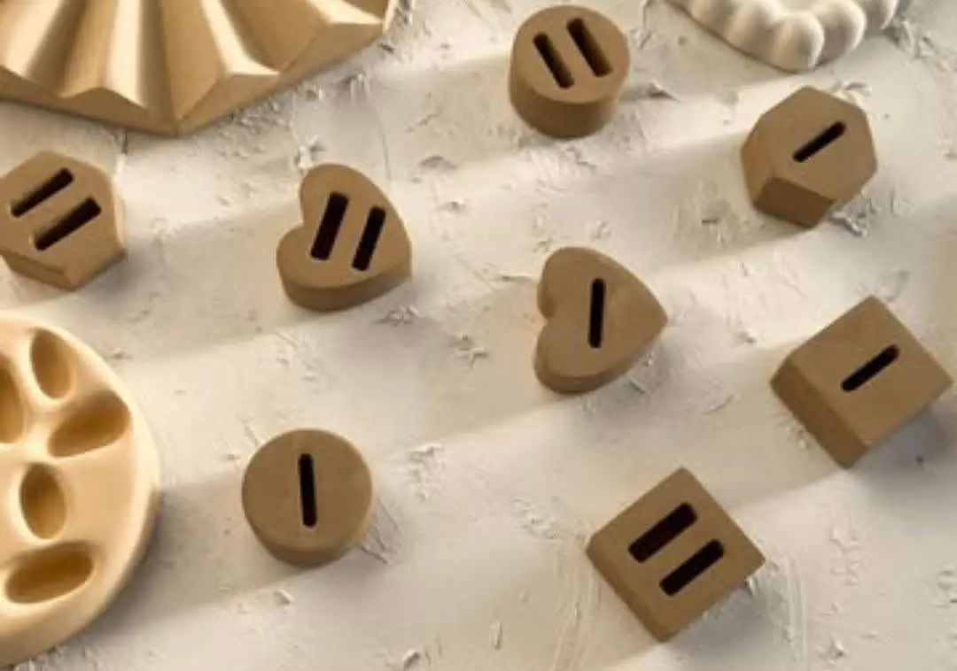 داشتن این جاحلقه ایی‌ها روی میز هر دختری یکی از واجباته😅😅
