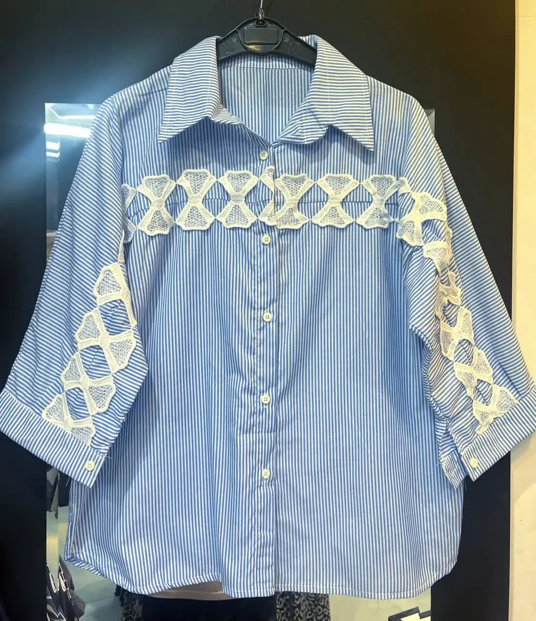 نام: دیپلمات پاپیونی
