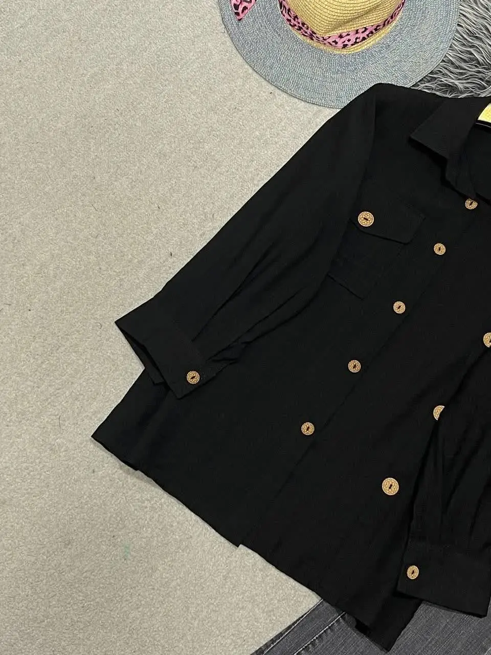 🛍نام: مانتوجلودکمه لاله🌱
