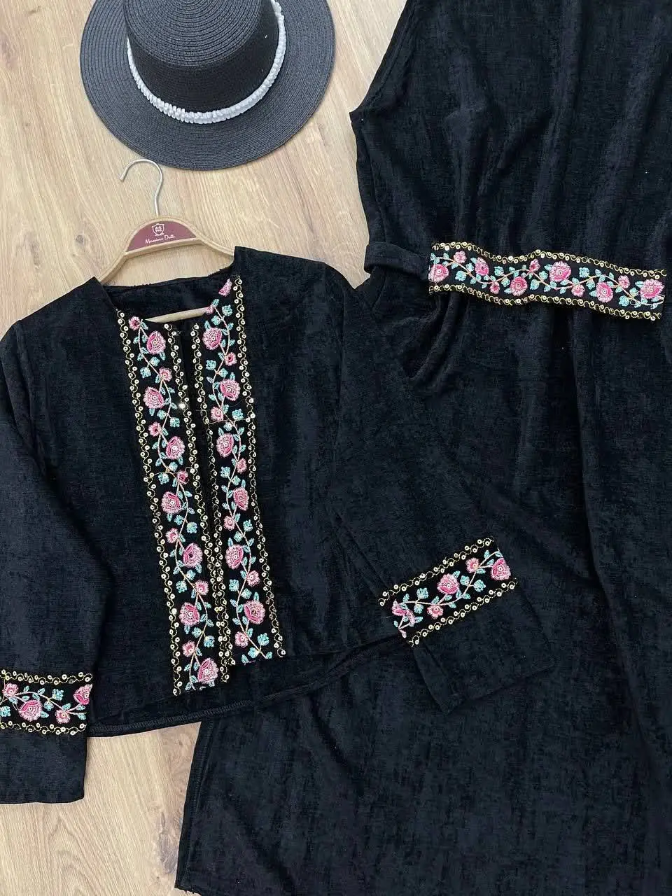 نام: کت و سارافون لوریا
