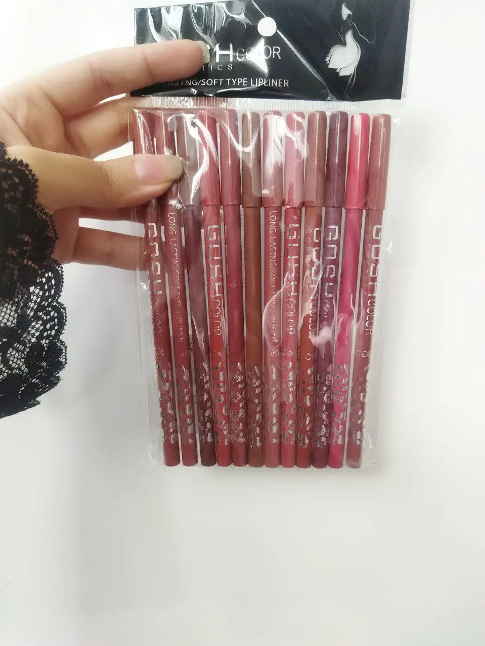 خط لب یا رژ مدادی 😍
