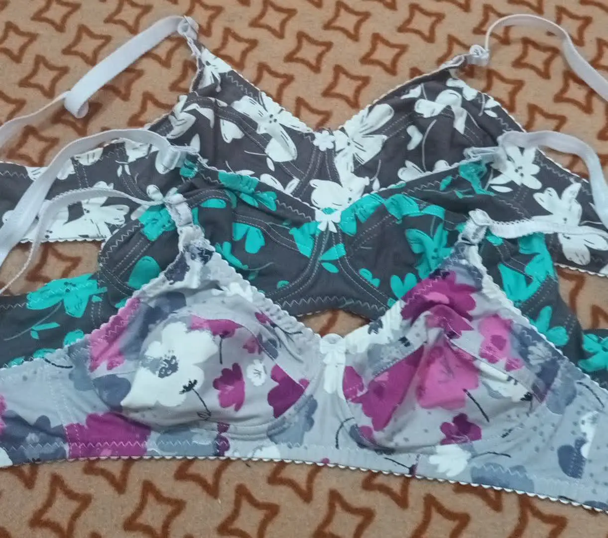 این سه رنگ درسایز۷۰
