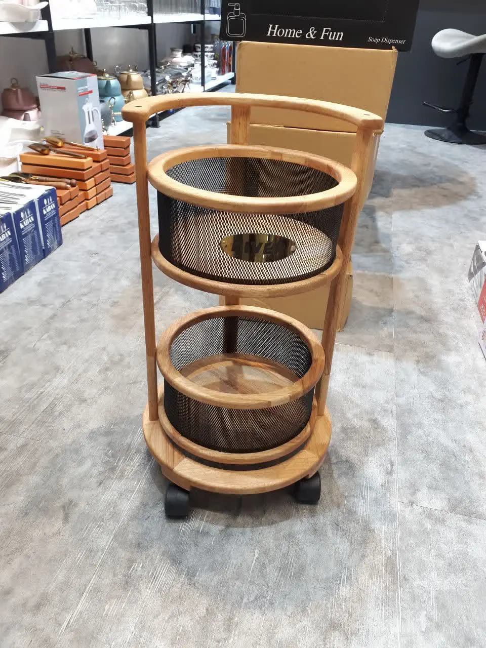 📌جا سیب زمینی پیاز چوبی پایه چرخدار 😍👆
