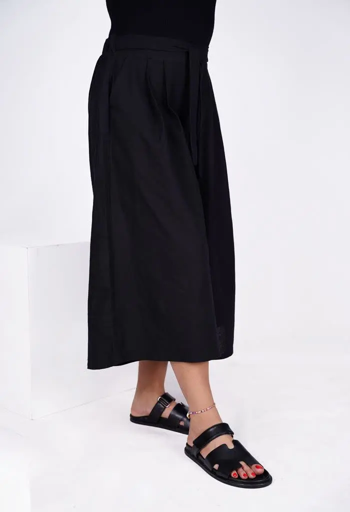 محصول: دامن شلواری لینن پشت کش کمر بندی سنسی
