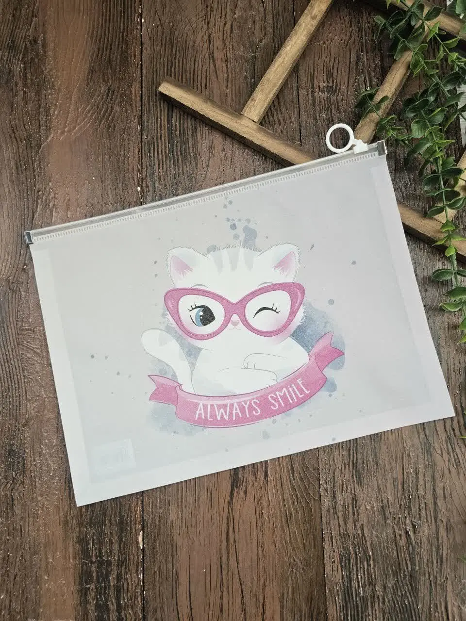 پوشه دخترانه گربه
