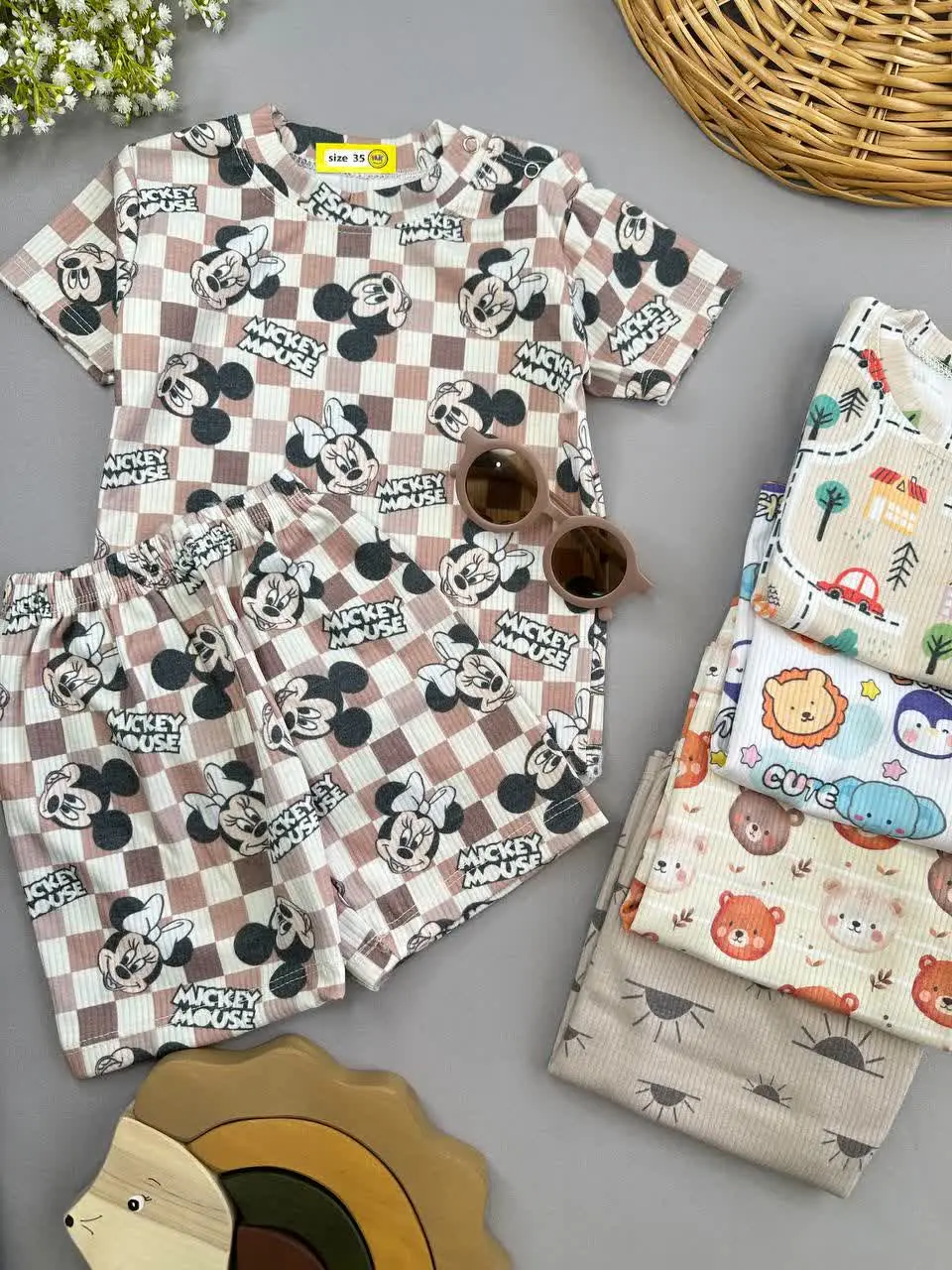تیشرت شلوارک کبریتی طرح میکی موس چهارخونه نوزادی و کودک کد ۱۱۱۳۱ 
