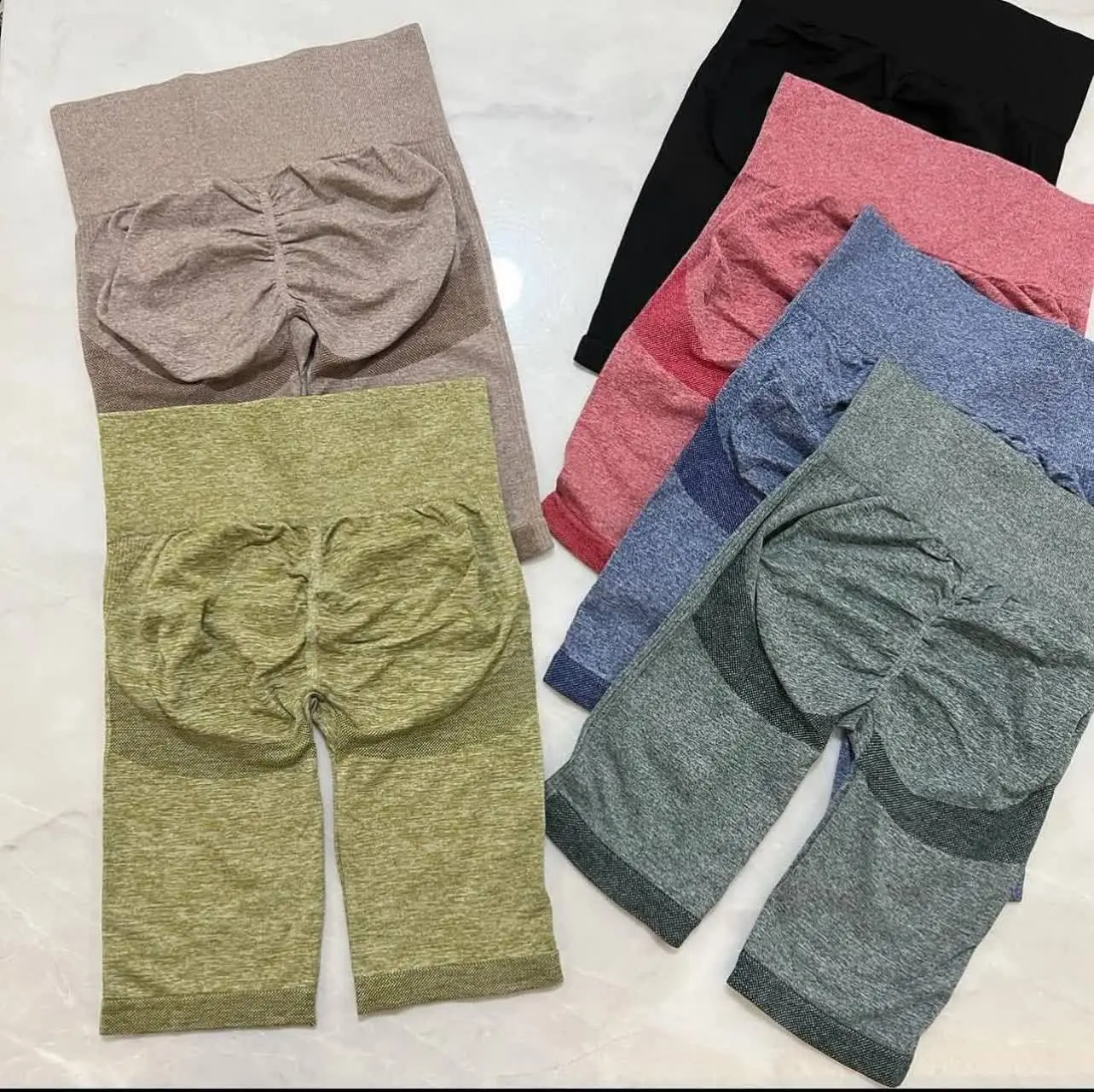 ✔️شلوارک پشت چین دار 
