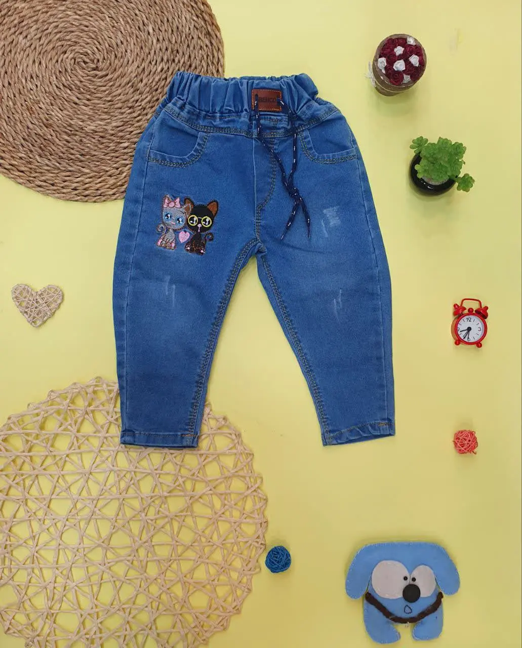 👖شلوار لی گلدوزی گربه 
