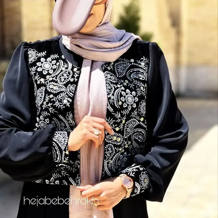 ست پیراهن عبایی و ژیله مخمل اخه🥹
