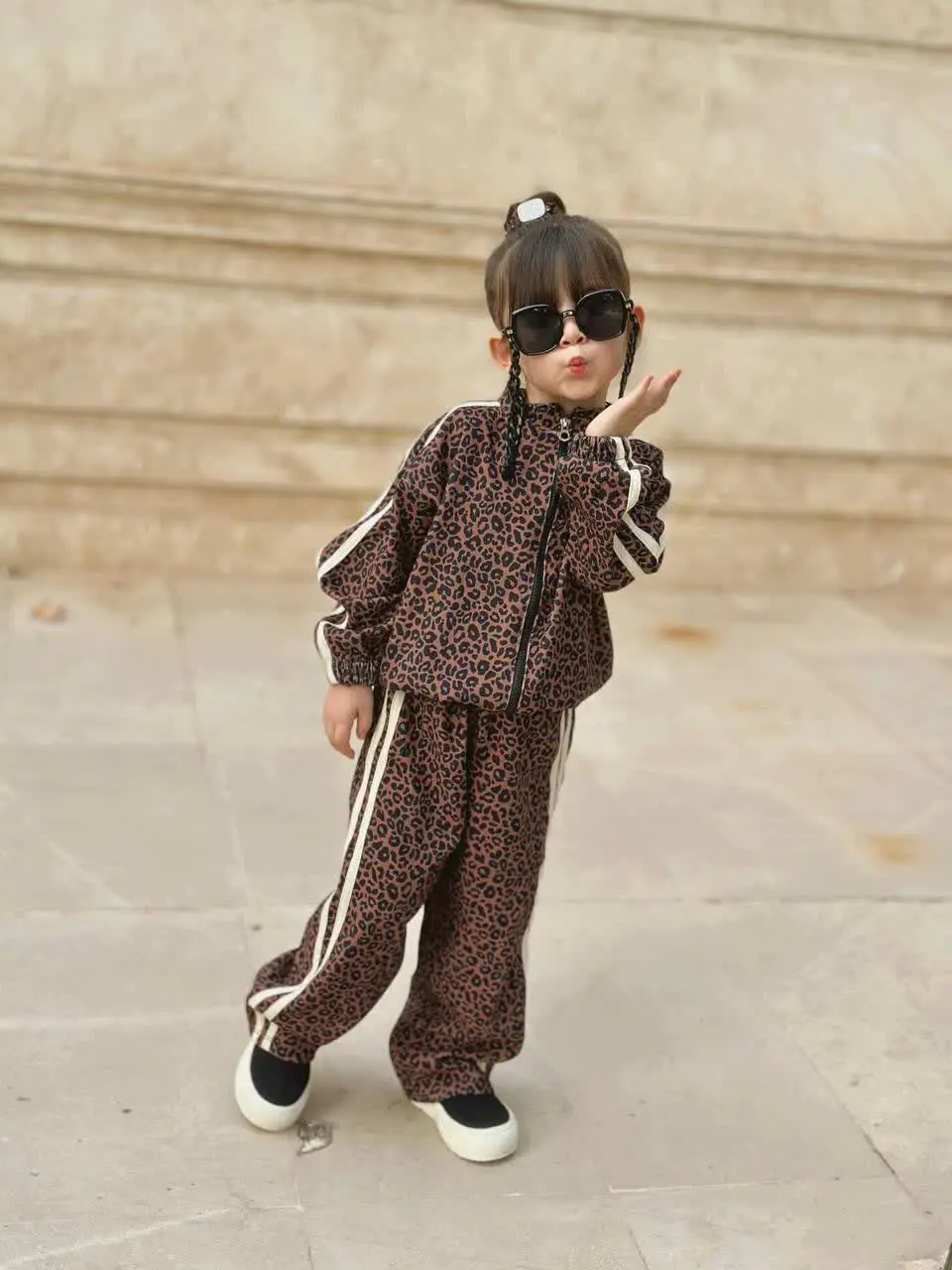 مگه داریم از این ست خفن تر...