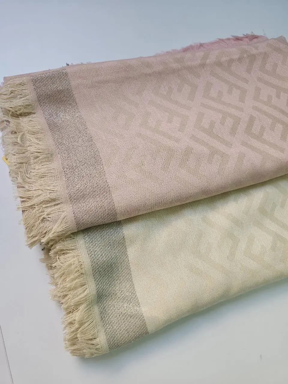 این دوتا به قیمت پارسال هست...