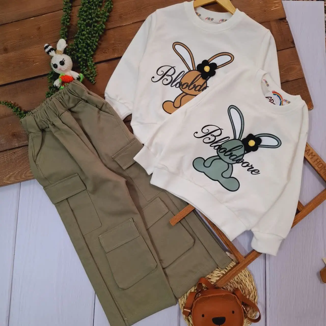 امروز نوبت رونمایی از ی کار قشنگمونه که شلوارش خیلی خاصه
