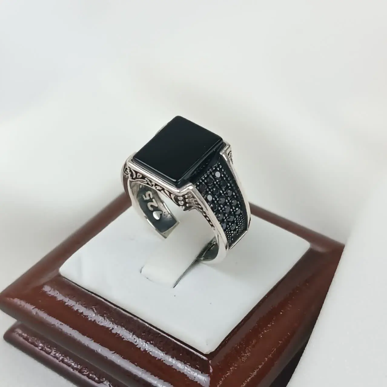 انگشتر نقره مردانه با آبکار...