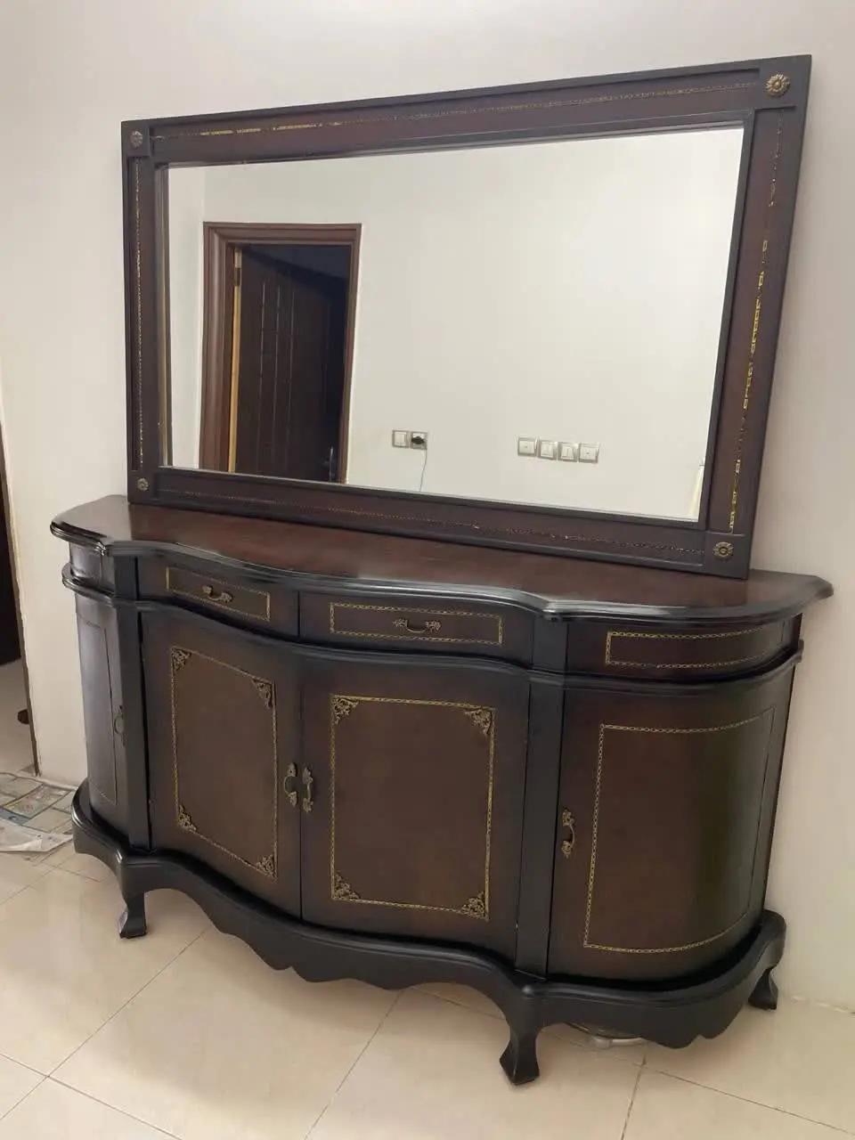 اینه و کنسول 
