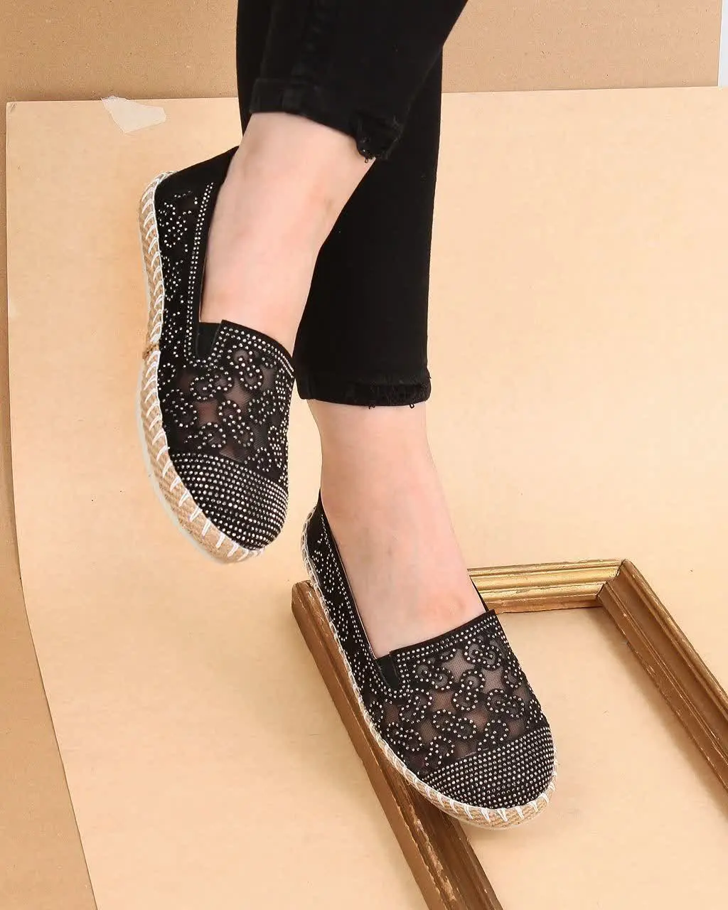 مدل نگینی جدید در دو رنگ، سبک راحت و با کیفیت سایز۳۷تا۴۰ قیمت ۷۹۸