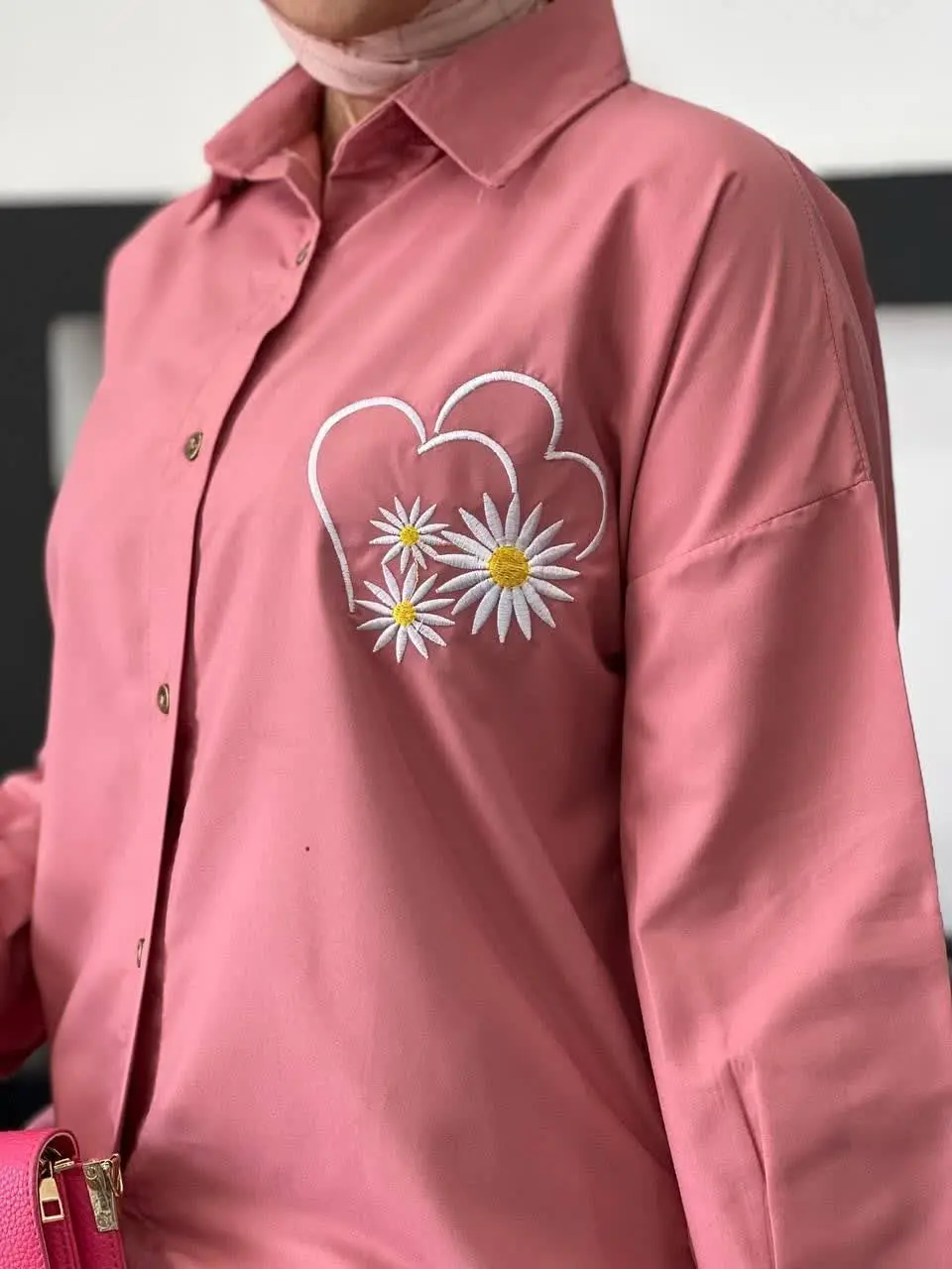 نام: شومیز گلدوزی قلب و بابونه 
