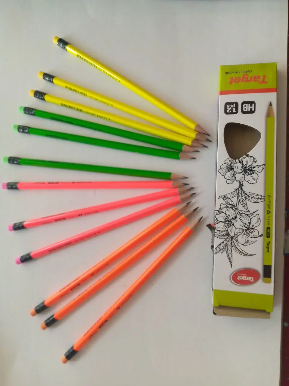 مداد مشکی سه گوش🍒
