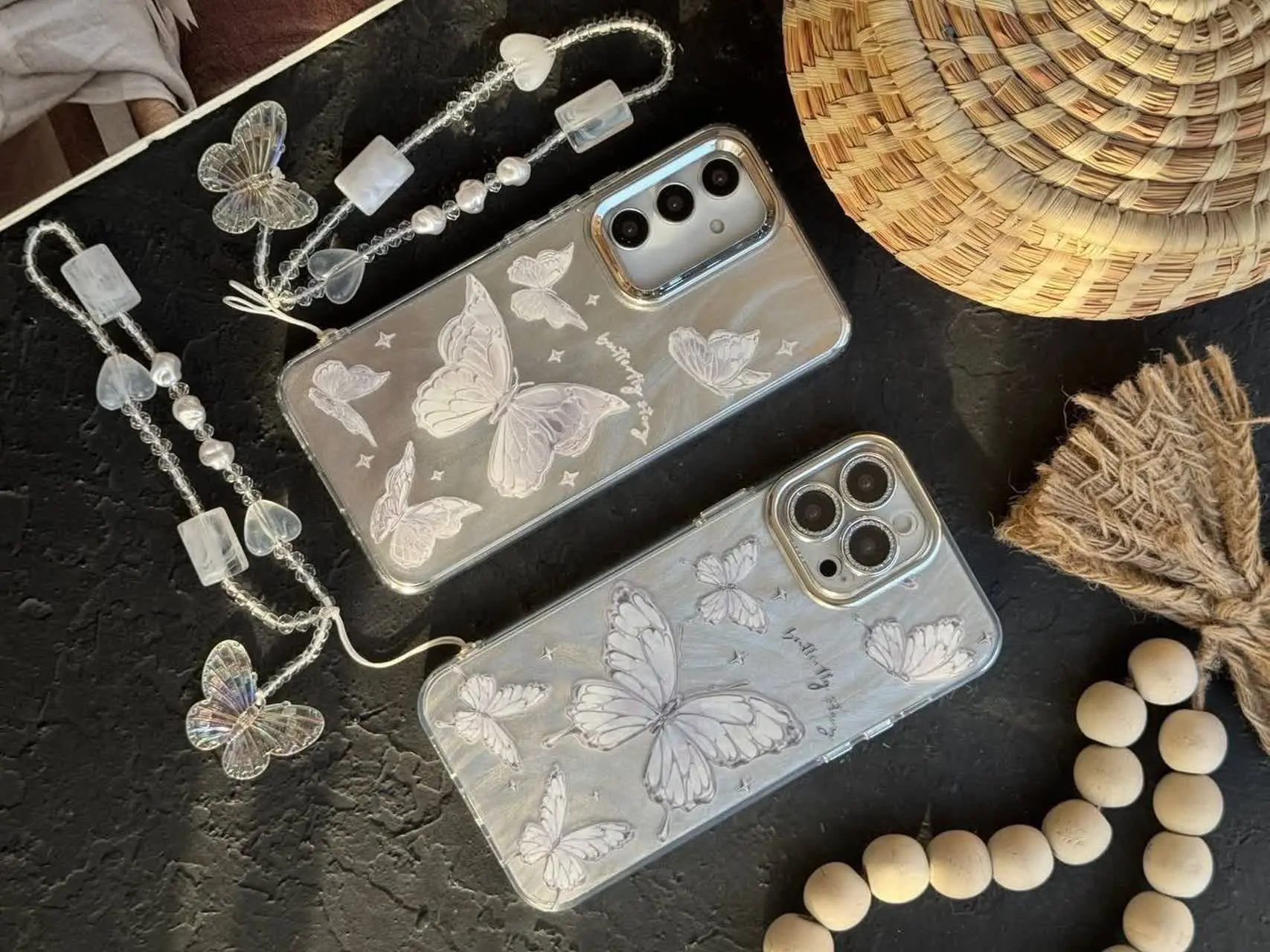 📱مدل قاب: قاب پروانه سیلور با آویز ست فوق العاده مخصوص انواع #سامسونگ #آیفون 
