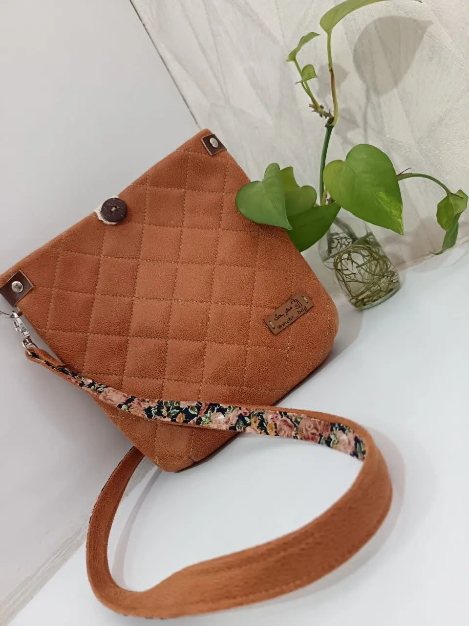 کیف زیبای زرناز