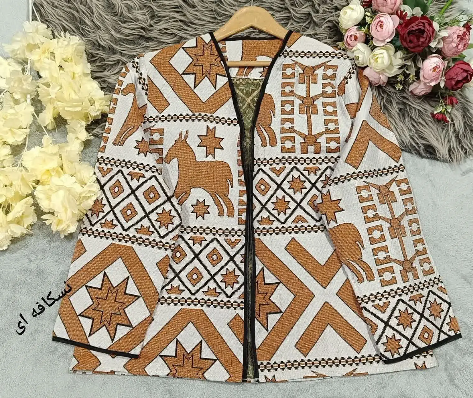 نام: کت گلیمی طرح دار ۱۲۱۶
