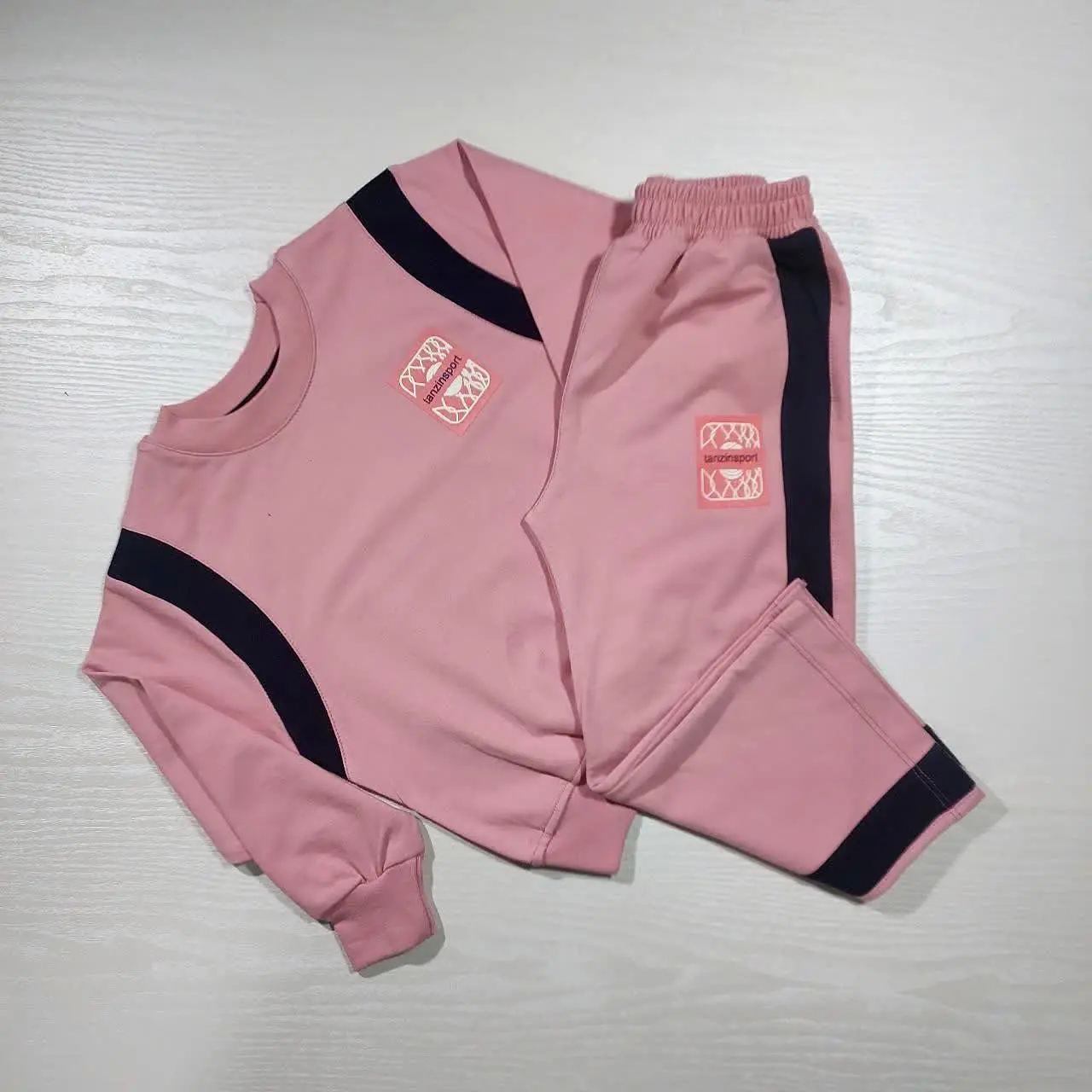 ست ورزشی دخترونه که برای رو...