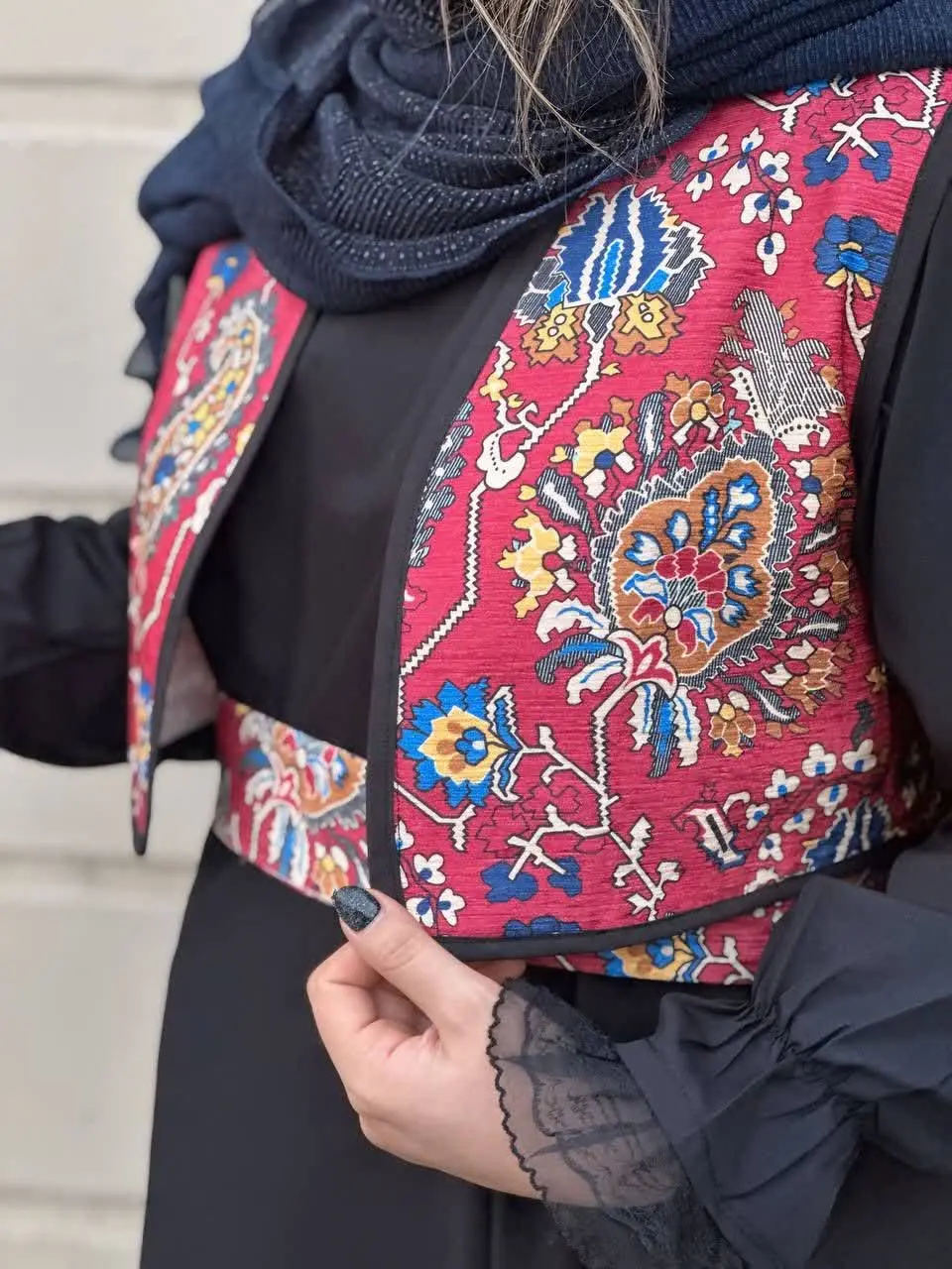 مدل که کار تنش هست سایز ۴۶ و قد ۱۶۰
